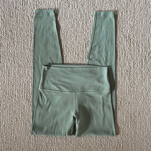 Lululemon HR Willow Green Align Leggings 28”